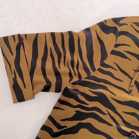 Dynamite/ Tie back/ Satin feel/ Short sleeve/ Zebra print/ Size US M - Picture 9 of 14